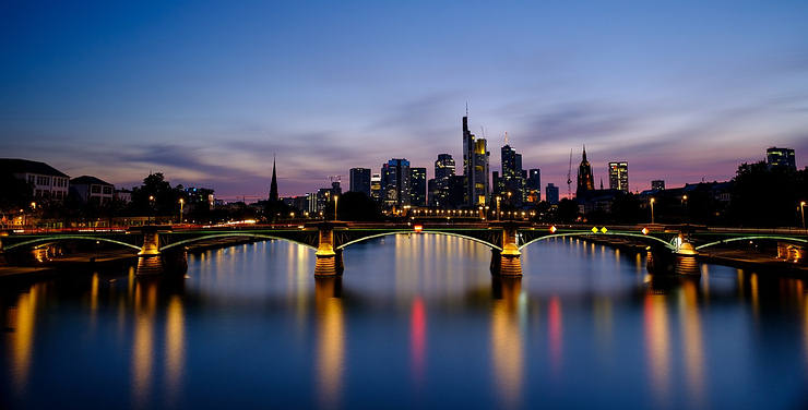 Skyline Frankfurt bei Nacht